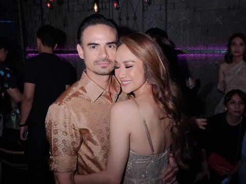 Pelajaran Cinta dari BCL dan Ashraf Sinclair yang Kini Dipisahkan Maut