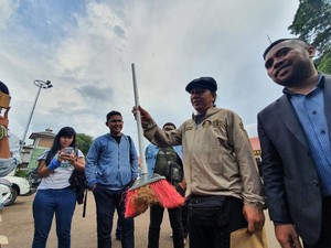 Bawa Sapu, Animal Defender Polisikan Pemukul Kucing Sampai Mati di Bekasi