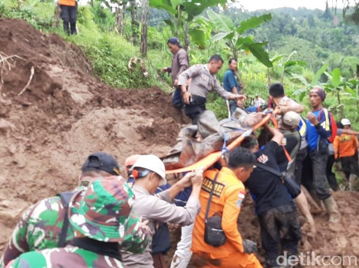 Satu korban tertimbun longsor di Garut ditemukan tewas