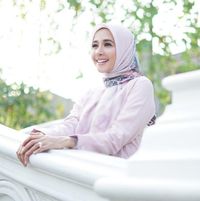 Rumah Tangga Diisukan Retak, Laudya Cynthia Bella Sibuk Bisnis Hijab