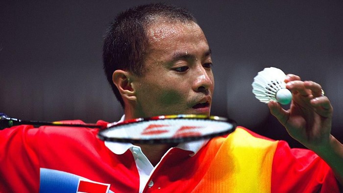 22 Sep 2000:  Hendrawan of Indonesia in the Mens Singles Badminton Semifinal at Pavilion 3 in the Olympic Park on Day Seven of the Sydney 2000 Olympic Games in Sydney, Australia.  Mandatory Credit: Michael Steele /Allsport