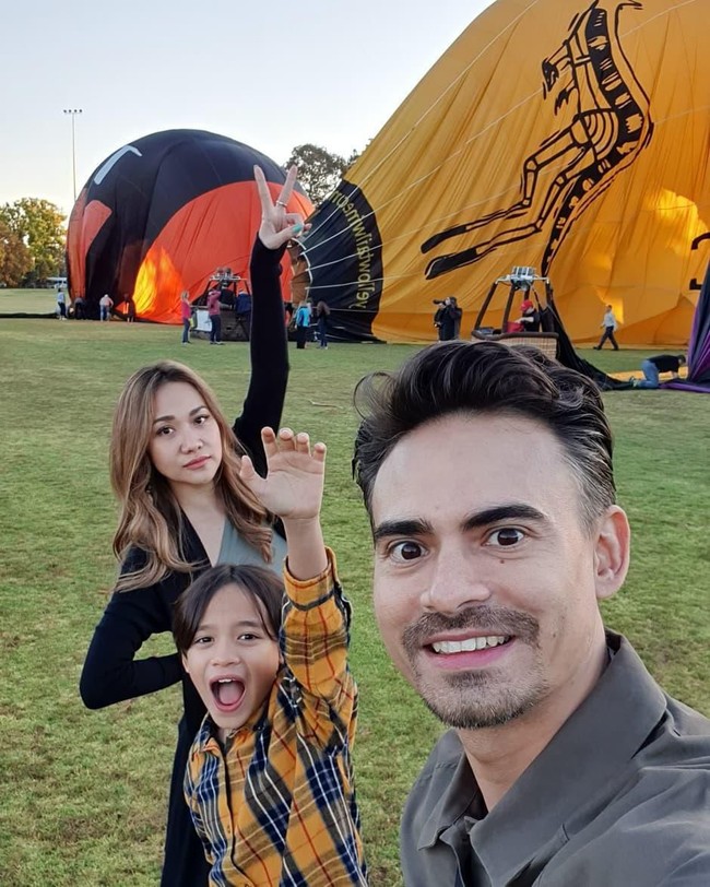 Ashraf Daniel Mohammed Sinclair atau yang dikenal dengan Ashraf Sinclair lahir di London, Inggris, 18 September 1979. Ashraf meninggal pada 18 Februari 2020 di umur 40 tahun karena serangan jantung. Foto: Dok. Instagram @ashrafsinclair.