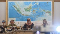 Sebab, syarat KTP itu untuk memenuhi syarat minimal dukungan bagi pasangan calon perorangan. 