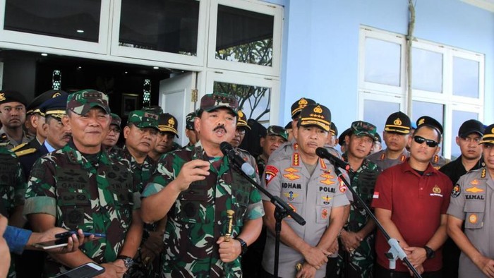 Kapolri Jenderal Idham Azis dan Panglima TNI Marsekal TNI Hadi Tjahjanto (dok. Puspen TNI)