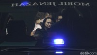 BCL dan keluarga Ashraf pun saling menguatkan satu sama lain. Pool/Palevi S/detikFoto.