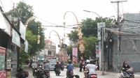 Menyambut Hari Raya Galungan, penjor di dipasang di jalan raya maupun rumah  (Angga Riza/detikcom)