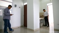 Sementara untuk hunian berada di lantai empat hingga 25 bangunan Rusunawa Pasar Rumput. Diketahui jumlah hunian di bangunan rusunawa itu ada sebanyak 1.984 unit.