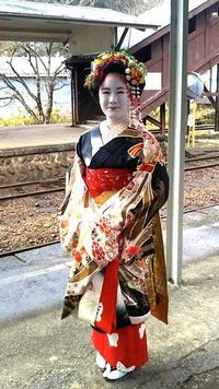 Kawaii! Kereta Geisha Jepang yang Kembali Beroperasi