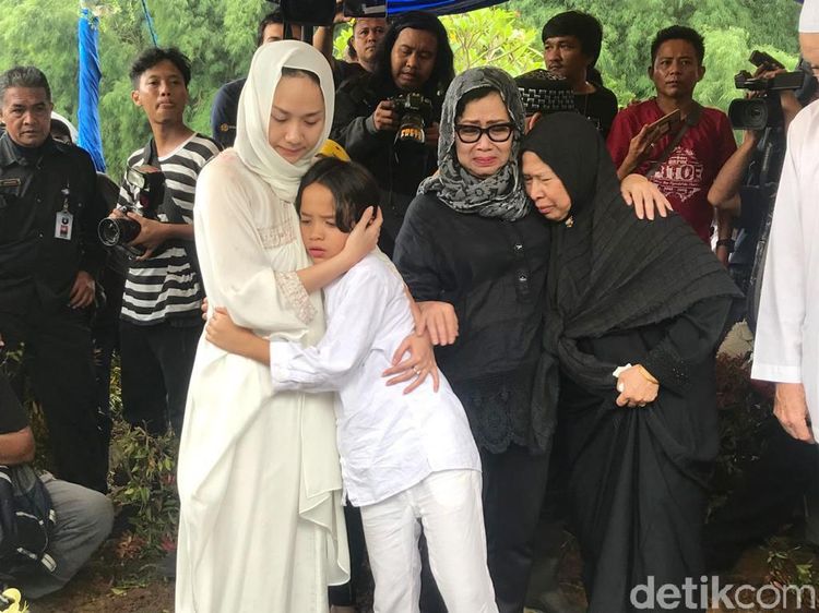 Momen BCL Melepas Kepergian Ashraf Sinclair