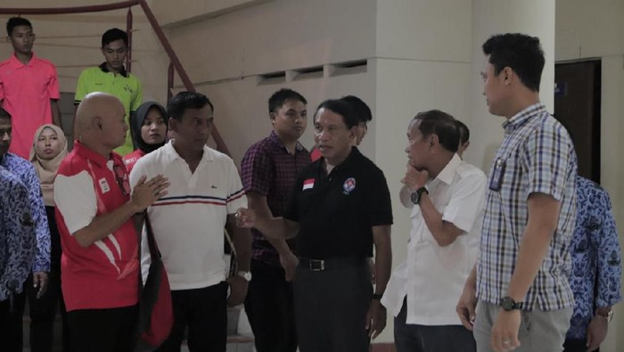 Menpora bertemu dengan rektor Unesa.