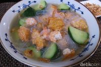 Masak Apa Hari Ini : Sup Bola Udang dan Ayam Kecap Singapura