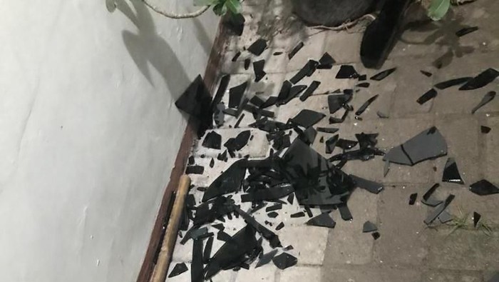 Rumah Slamet Maarif dilempat batu oleh OTK