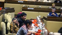 Rapat digelar di ruang rapat Komisi II, gedung DPR, Senayan, Jakarta, Selasa (18/2/2020). Rapat dimulai pukul 14.20 WIB dipimpin Wakil Ketua Komisi II Arwani Thomafi.