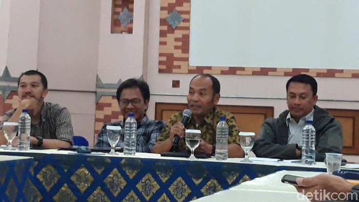 Konferensi pers di Dewan Pers soal Omnibus Law.