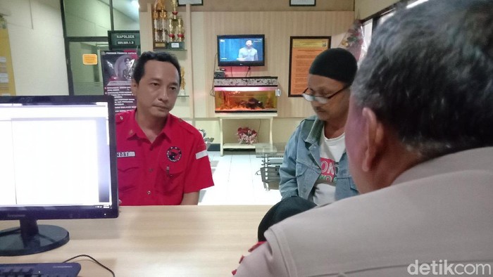 ketua ranting pdip sawunggaling jadi korban pemukulan