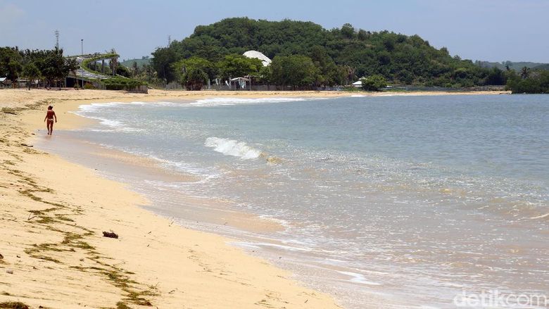 Pantai Kuta Mandalika di Lombok Indonesia terus promosikan MotoGP Mandalika 2021. Penyelenggaraan acara itu diharapkan dapat promosikan Indonesia khususnya NTB di kancah internasional.