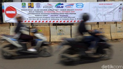 Ada Proyek KCIC, Jalan Galaxy-Cikunir Raya Bekasi Ditutup