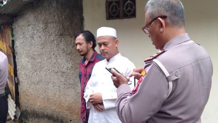 Rumah Slamet Maarif dilempat batu oleh OTK
