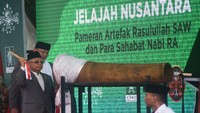 Beginilah momen Wakil Presiden Maruf Amin (kanan) didampingi Gubernur Banten Wahidin Halim (kiri) memukul beduk saat membuka Festival Jelajah Nusantara (FJN) Di Museum Situs Kepurbakalaan Kesultanan Banten, di Serang.