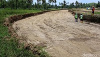 Sirkuit Mandalika yang memiliki panjang lintasan 4,3 km dengan 17 belokan ini juga akan dilengkapi dengan berbagai fasilitas akomodasi untuk penonton.