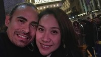 Sebagai sepasang seniman, Ashraf dan BCL juga pernah menikmati pertunjukan musikal Broadway bersama. Selamat jalan Ashraf Sinclair, karya-karyamu akan selalu kami kenang. (Foto: Instagram @ashrafsinclair)