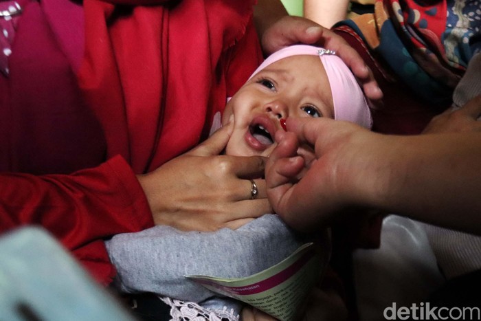 Pemkot Bandung melalui UPT Puskesmas se-Kota Bandung memberi vitamin A untuk balita dan anak. Langkah ini untuk mencegah stunting.
