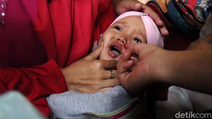 Pemkot Bandung melalui UPT Puskesmas se-Kota Bandung memberi vitamin A untuk balita dan anak. Langkah ini untuk mencegah stunting.