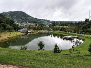 Serunya Berburu Foto Instagramable di Taman Lembah Dewata Lembang