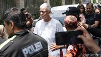 Keluarga Ashraf pun tampak menemani BCL. Pool/Palevi S/detikFoto.