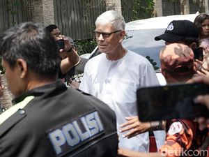 Ayah Ashraf Sinclair Pidato di Pemakaman, Keluarga Menangis Histeris