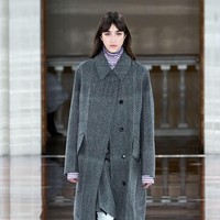 Fashion show koleksi musim gugur/dingin 2020 Victoria Backham di London Fashion Week 2020, London, Inggris. Foto: dok.Vouge.