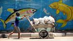 Warna-warni Mural Bertema Hewan Laut Hiasi Jalan Jembatan Tiga