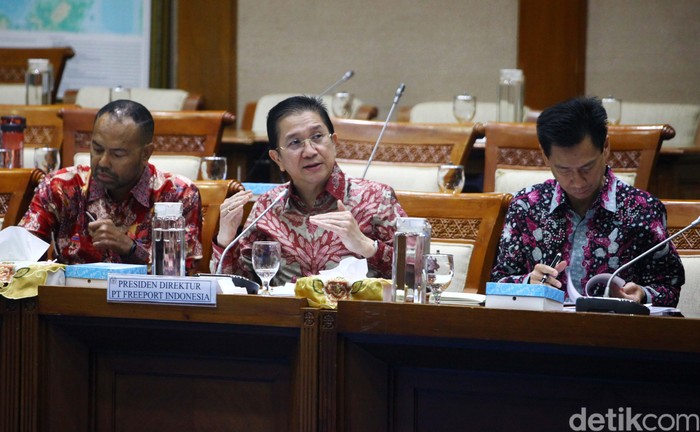 Manajemen PT Freeport Indonesia (PTFI) menghadiri rapat dengar pendapat (RDP) dengan Komisi VII DPR. Mereka melaporkan progres pembangunan smelter di Gresik.