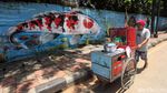 Warna-warni Mural Bertema Hewan Laut Hiasi Jalan Jembatan Tiga