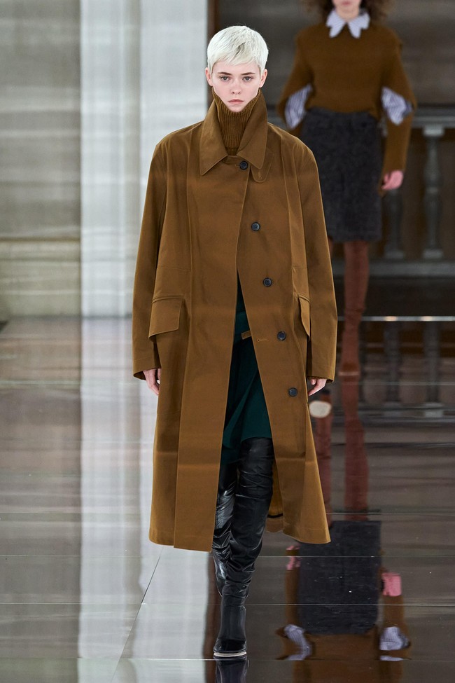 Fashion show koleksi musim gugur/dingin 2020 Victoria Backham di London Fashion Week 2020, London, Inggris. Foto: dok.Vouge.