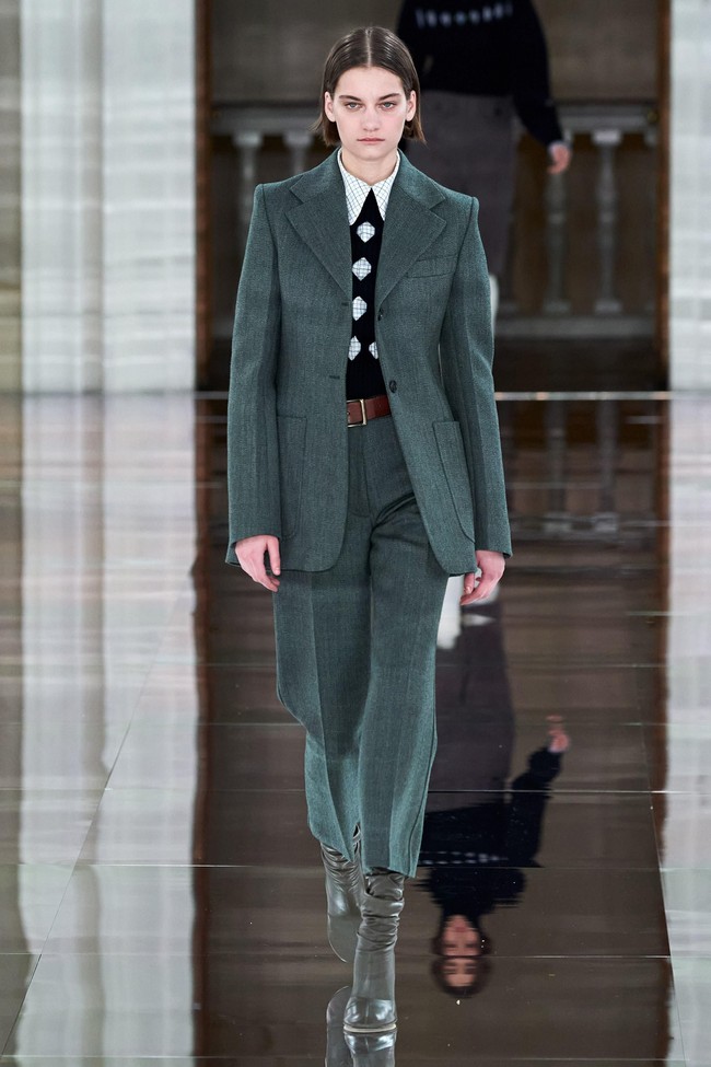 Fashion show koleksi musim gugur/dingin 2020 Victoria Backham di London Fashion Week 2020, London, Inggris. Foto: dok.Vouge.