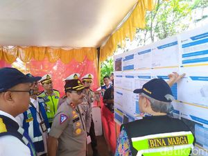 Tinjau Longsor di Tol Cipularang KM 118, Kakorlantas: Perbaikan Berjalan Baik