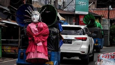 Mendengar Suara Hati Ondel-ondel di Ibu Kota