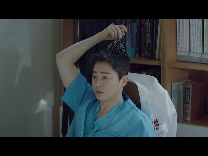 Jo Jung Suk Disebut Rela Potong Bayaran Demi 'Hospital Playlist'