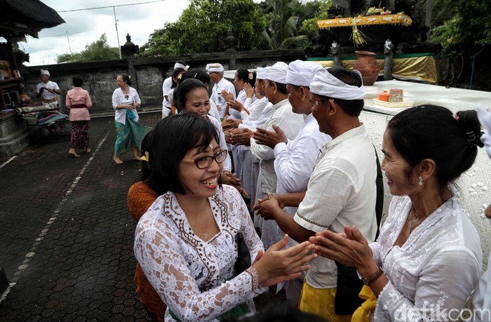 Galungan merupakan salah satu hari besar yang diperingati oleh umat Hindu. Momen perayaan Galungan juga kerap dimanfaatkan sebagai ajang mempererat silaturahmi.
