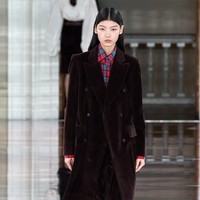 Fashion show koleksi musim gugur/dingin 2020 Victoria Backham di London Fashion Week 2020, London, Inggris. Foto: dok.Vouge.