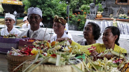 Galungan merupakan salah satu hari besar yang diperingati oleh umat Hindu. Momen perayaan Galungan juga kerap dimanfaatkan sebagai ajang mempererat silaturahmi.