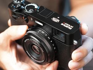 Fujifilm X100V, Penerus Tradisi Kamera Fuji yang Ikonik