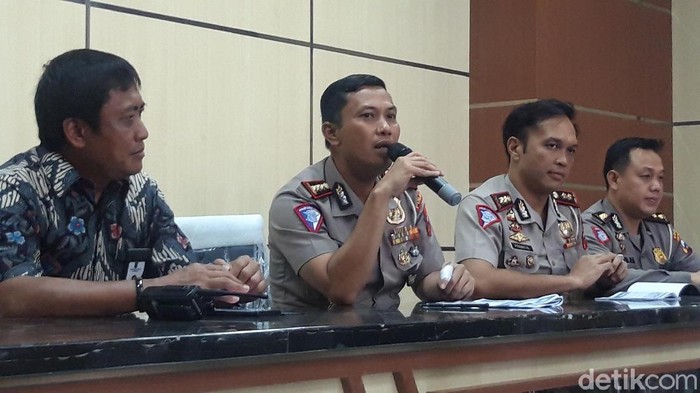 Program Electronic Traffic Law Enforcement (E-TLE) atau e-Tilang sudah berjalan selama satu bulan di Surabaya. Polisi mencatat ada 6.035 pelanggar.