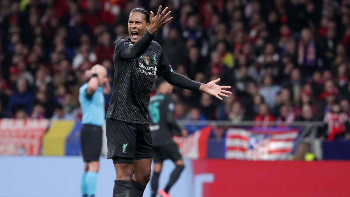 Virgil van Dijk menilai Liverpool kalah dari Atletico Madrid karena kurang beruntung (Foto: Gonzalo Arroyo Moreno/Getty Images)