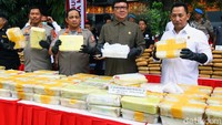 Barang bukti yang dimusnahkan merupakan narkoba. Barang bukti narkoba yang dimusnahkan itu merupakan hasil dari pengungkapan Polsek, Polres, dan Polda Metro Jaya.