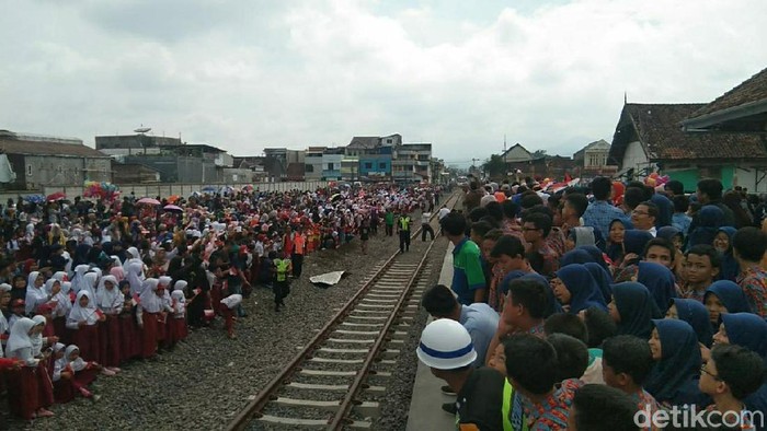 Uji coba jalur kereta api rute Cibatu-Garut