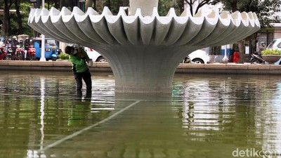 Melihat Perawatan Air Mancur Thamrin