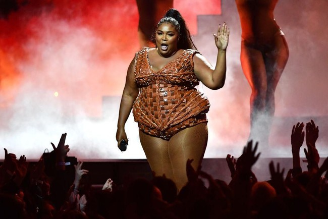 Di Brit Awards 2020, Lizzo masuk dalam nominasi kategori International Female Solo Artist. Namun, Billie Eilish yang menyabet penghargaan di kategori tersebut. (Foto: Gareth Cattermole/Getty Images)