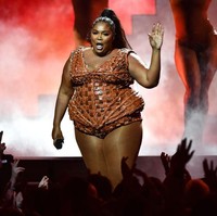 Di Brit Awards 2020, Lizzo masuk dalam nominasi kategori International Female Solo Artist. Namun, Billie Eilish yang menyabet penghargaan di kategori tersebut. (Foto: Gareth Cattermole/Getty Images)